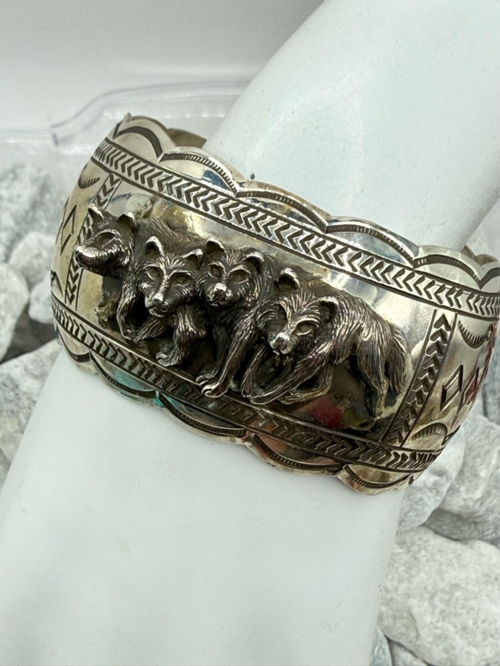 Navajo Carson Blackgoat Sterling 3D Wolfpack Cuff Bracelet Signed Sterling 59.2g - Picture 12 of 14
